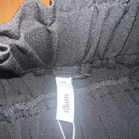 NEW Women's Glam Shorts Size‎ Medium, Black, High Waisted - Picture 2 of 9